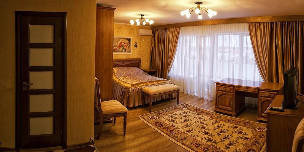 Molodechno Hotel Maladzyechna Room photo